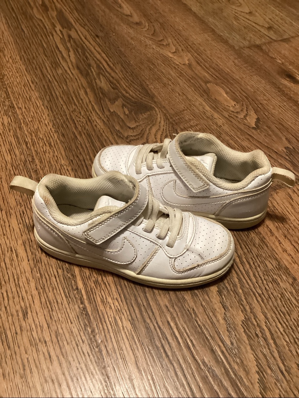 Nike Low White Basketball Shoes Size kids 11C